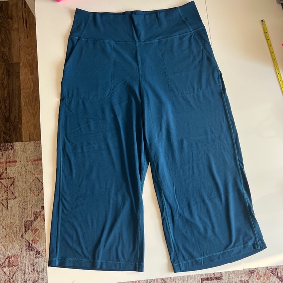 lululemon athletica Pants - Lululemon Align Wide Leg Crop, Size 16